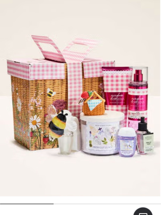 Bath & Body Works Other - Bath & Body Works Pink Picnic Basket Gift Set